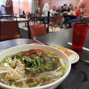 12. Beef noodle soup with rare Phở tái nạm 生肉熟肉粉 $13.00 $14.00 $17.00 steak and well done steak