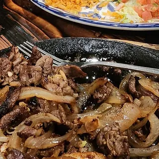 Bistec Encebollado