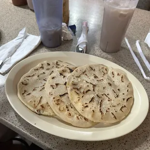 Pupusas Rebuelta / Mix