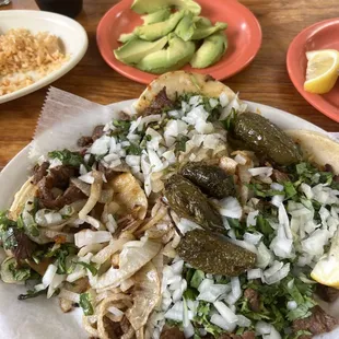 Mini tacos de carne asada.
