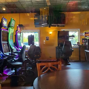 Gaming and bar area. Separated from the family dining section. Smart!