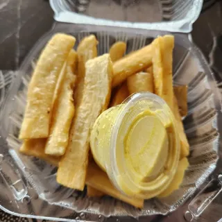 Yucca a la Huancaina