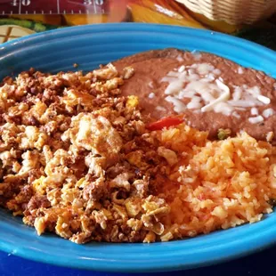 Huevos con chorizo