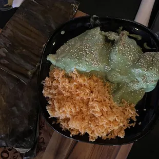 Pipián con pollo y tamales