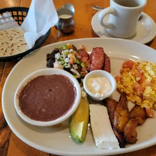 Mi Pequeña Honduras Breakfast Platter! Muy bueno!