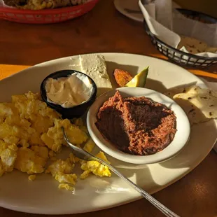 I was too hungry to take a photo of the Honduran breakfast before I began to eat.
