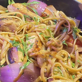 TALLARIN SALTADO DE POLLO