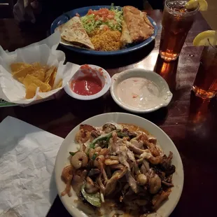 La Favorita and double quesadilla!