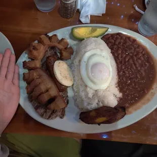 Full plate bandeja paisa