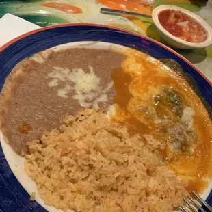 A small piece of pepper, rice, and beans (Chile Relleno).