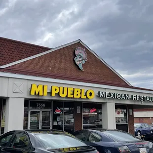 the front of a mexican restaurant