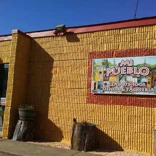 Front end of the restaurant.