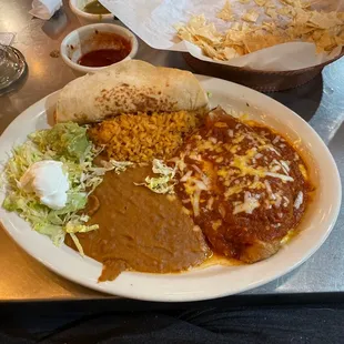 Fajita taco and a cheese Chile rellano