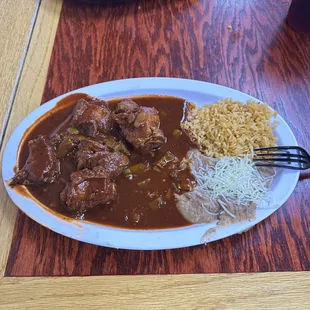 a plate of mexican food