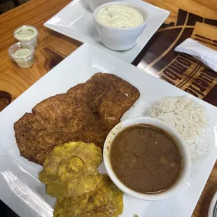 Breaded Chicken platter. 7.3/10. Queso was 5.3/10. Don't get it.