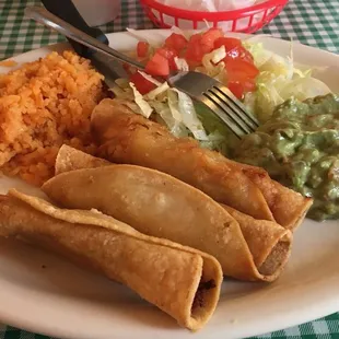 a plate of mexican food