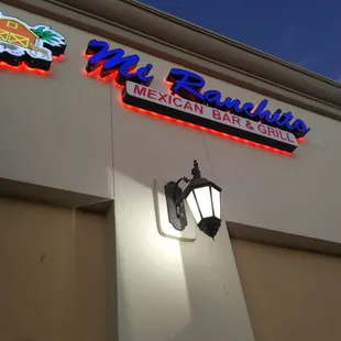 Come here for great street tacos