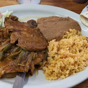 Pork chop with nopalitos