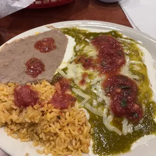 2 cheese enchiladas, but that "spicy" sauce (jalapeño and sour cream) made the meal!