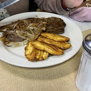 Grilled Liver with Onions Plate