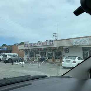 Front, ignore the crappy front because the food it's