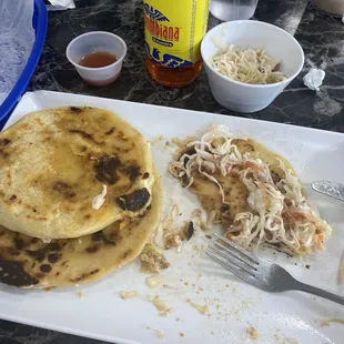 Pupusa (Rice Flour) Queso con Loroco y Chicharrón y queso