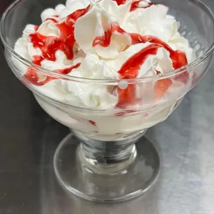 Fresas con crema (strawberries in cream)