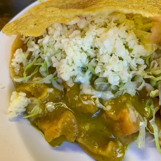 Puerco en Salsa Verde Gordita