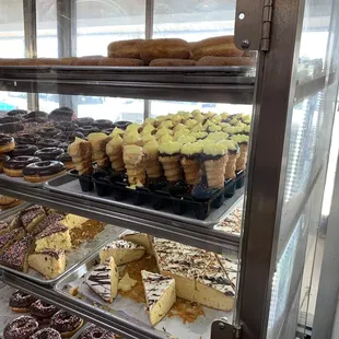 cupcakes, dessert, food