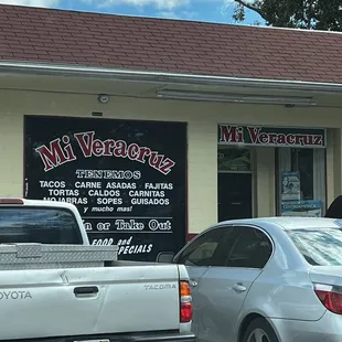 Outside fromtage of restaurant