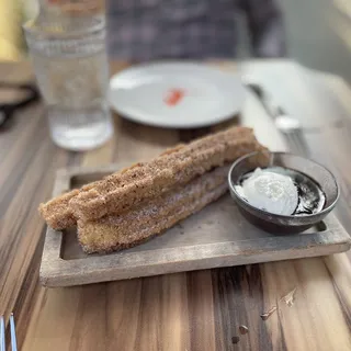 Churros con Chocolate