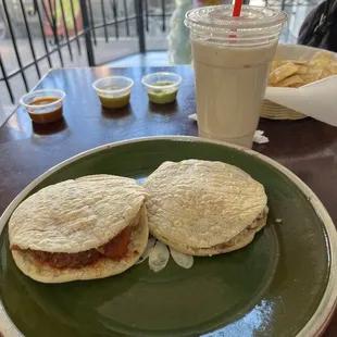 Gorditas frijol con queso
