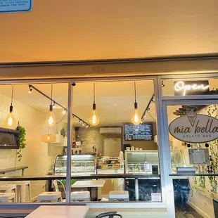 the outside of the restaurant