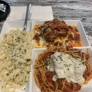 The lasagna was so good. Fettuccine and chicken parmigiana was also good.