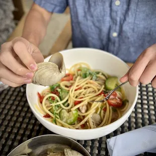 Linguini with clams