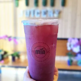 Mia Pome &amp; Mango combined - so refreshing and flavorful!