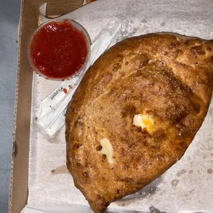 4 cheese calzone