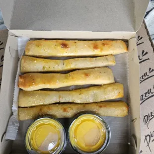 breadsticks and cheese