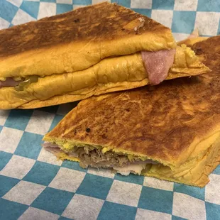 Media Noche Sandwich