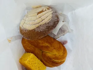 La Hacienda Panaderia y Rosticeria