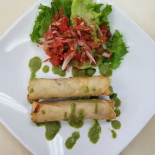 Delicious chicken spring Roll