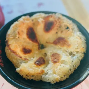 Pan Fried Dumpling - chicken (with spicy &amp; sour sauce)