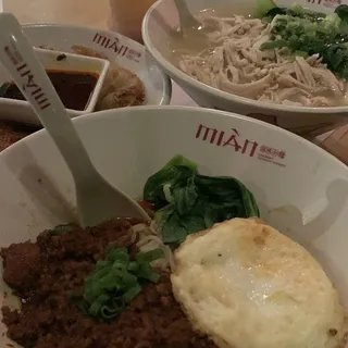 Golden Soup Chicken Noodles