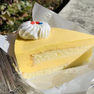 Mango Mousse Cake