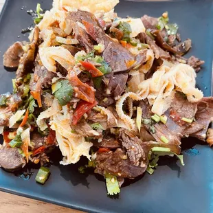 Sliced mixed beef with chile sauce
