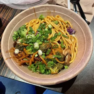 Vegetable lo mein