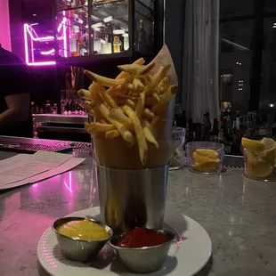 POMMES FRITES /  $8