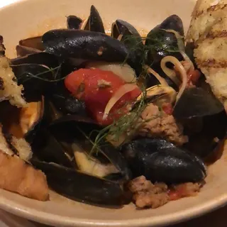 MUSSELS ALLA BIRRA