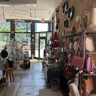 What a cute shop!!!!