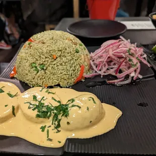 Arroz con Pollito y Huancaina